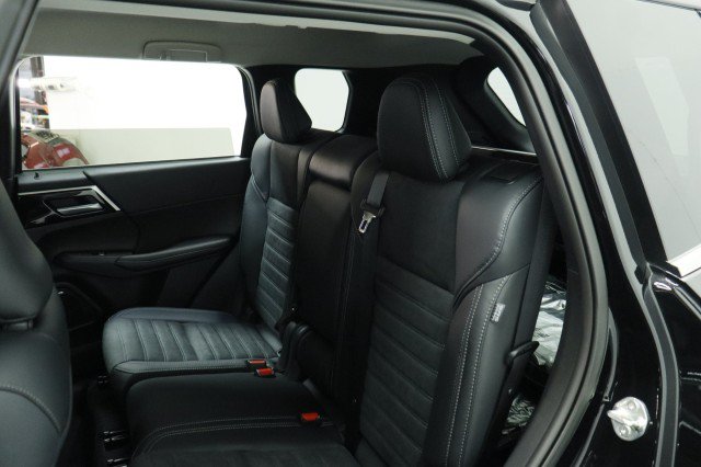 New 2026 Mitsubishi Outlander SE FWD image 24