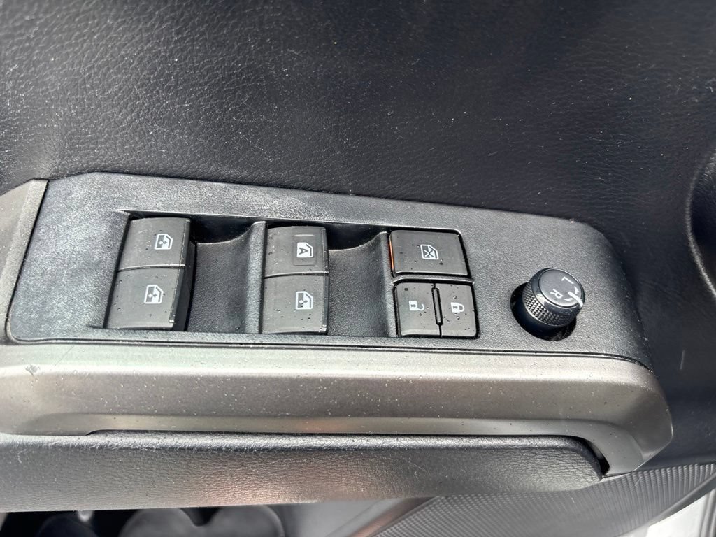Used 2021 Toyota Tacoma SR5 RWD image 7