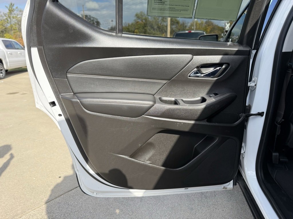 Used 2021 Chevrolet Traverse RS image 18