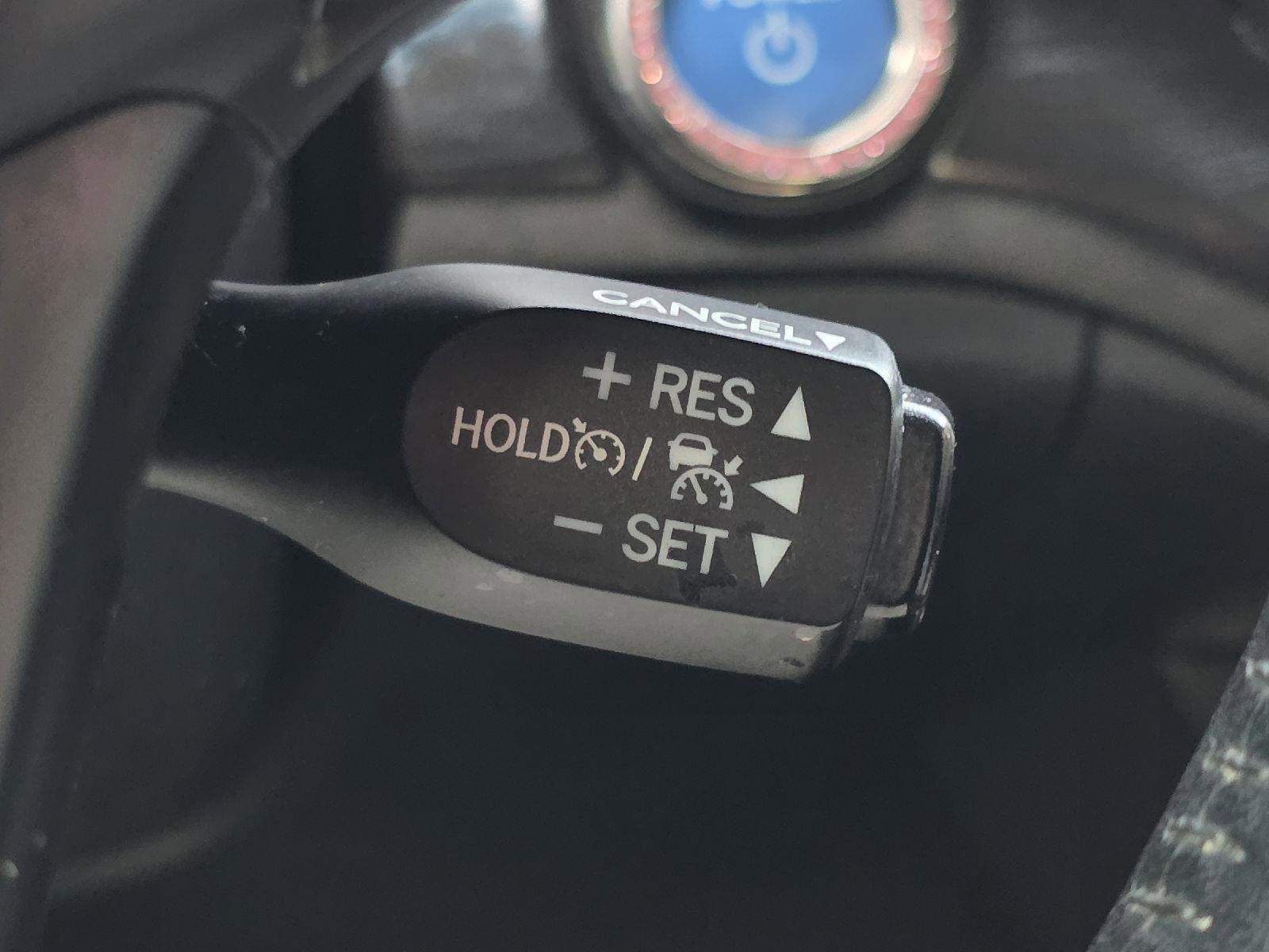 Used 2018 Toyota Avalon Limited image 16