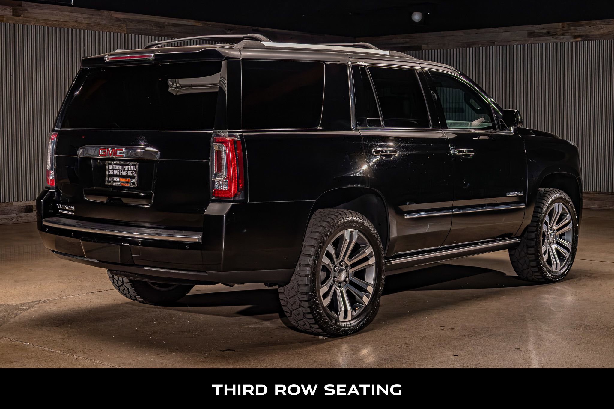 Used 2018 GMC Yukon Denali w/ Denali Ultimate Package AWD/4WD image 9