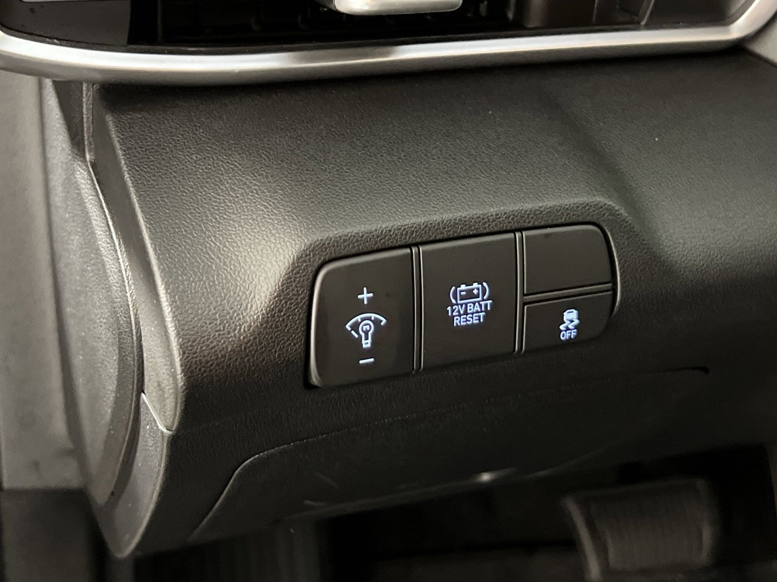 Used 2025 Hyundai Elantra Blue image 31