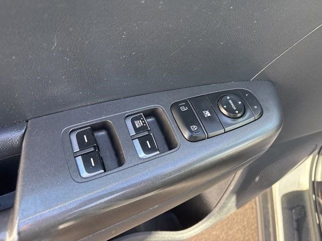 Used 2021 Kia Sportage LX image 14