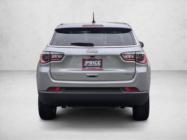 Used 2023 Jeep Compass Sport AWD/4WD image 7