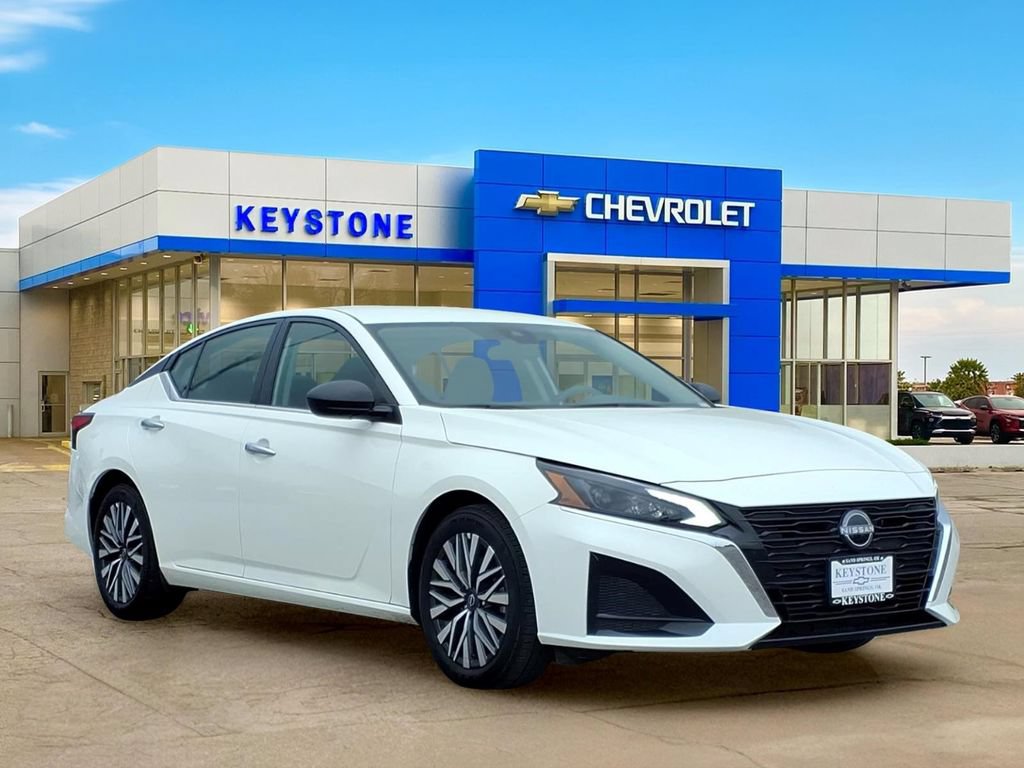 Used 2025 Nissan Altima 2.5 SV