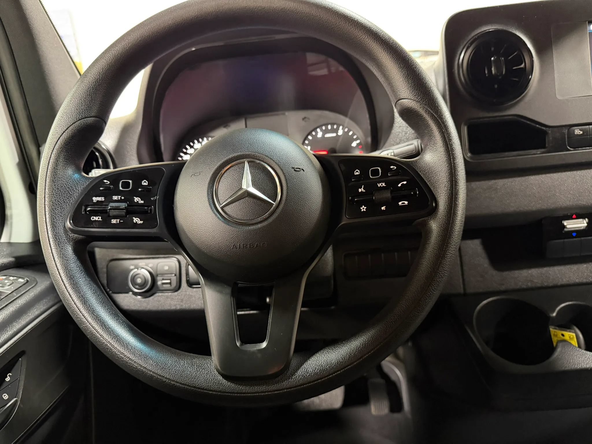 Used 2020 Mercedes-Benz Sprinter 2500 image 40