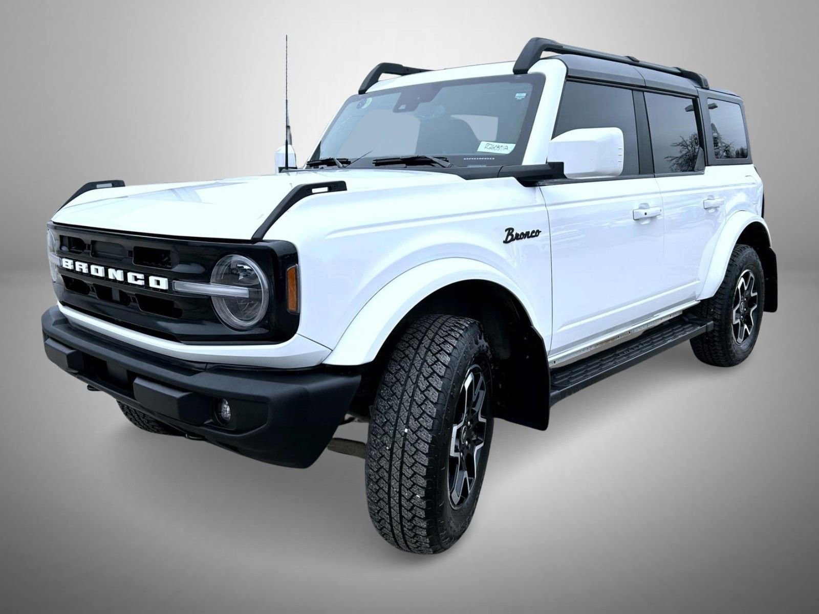 Used 2022 Ford Bronco Outer Banks image 1