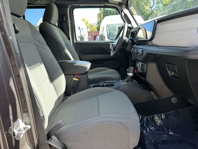 Certified 2025 Jeep Wrangler Unlimited Sahara AWD/4WD image 24