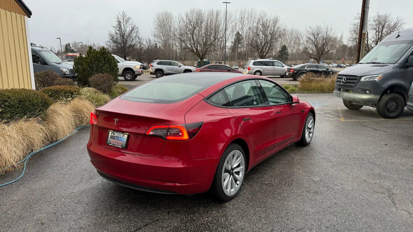 Used 2022 Tesla Model 3 Standard Range image 4
