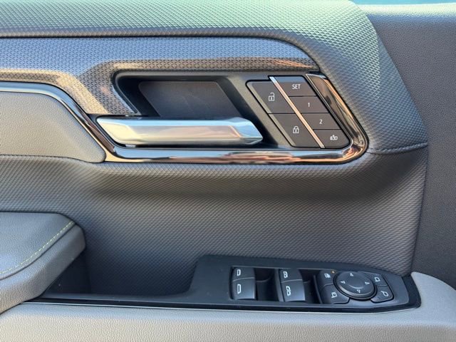 Used 2025 Chevrolet Silverado 1500 ZR2 w/ Technology Package AWD/4WD image 10