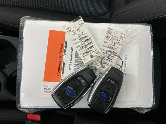 Used 2025 Subaru Forester Premium AWD/4WD image 23