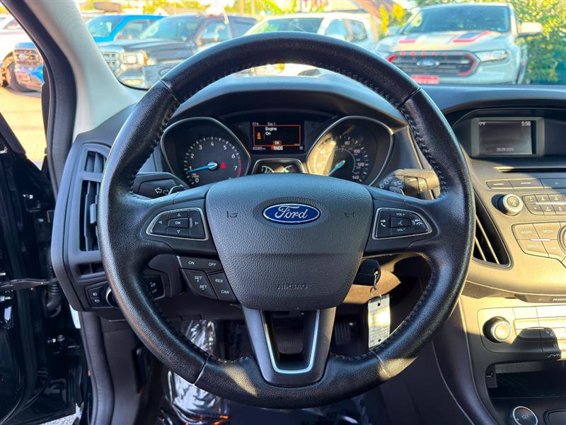 Used 2016 Ford Focus SE w/ SE Sport Package FWD image 9