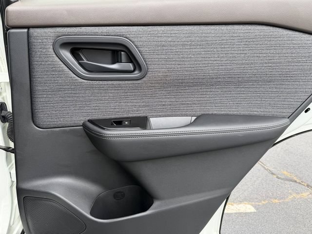 Used 2021 Nissan Rogue S FWD image 25