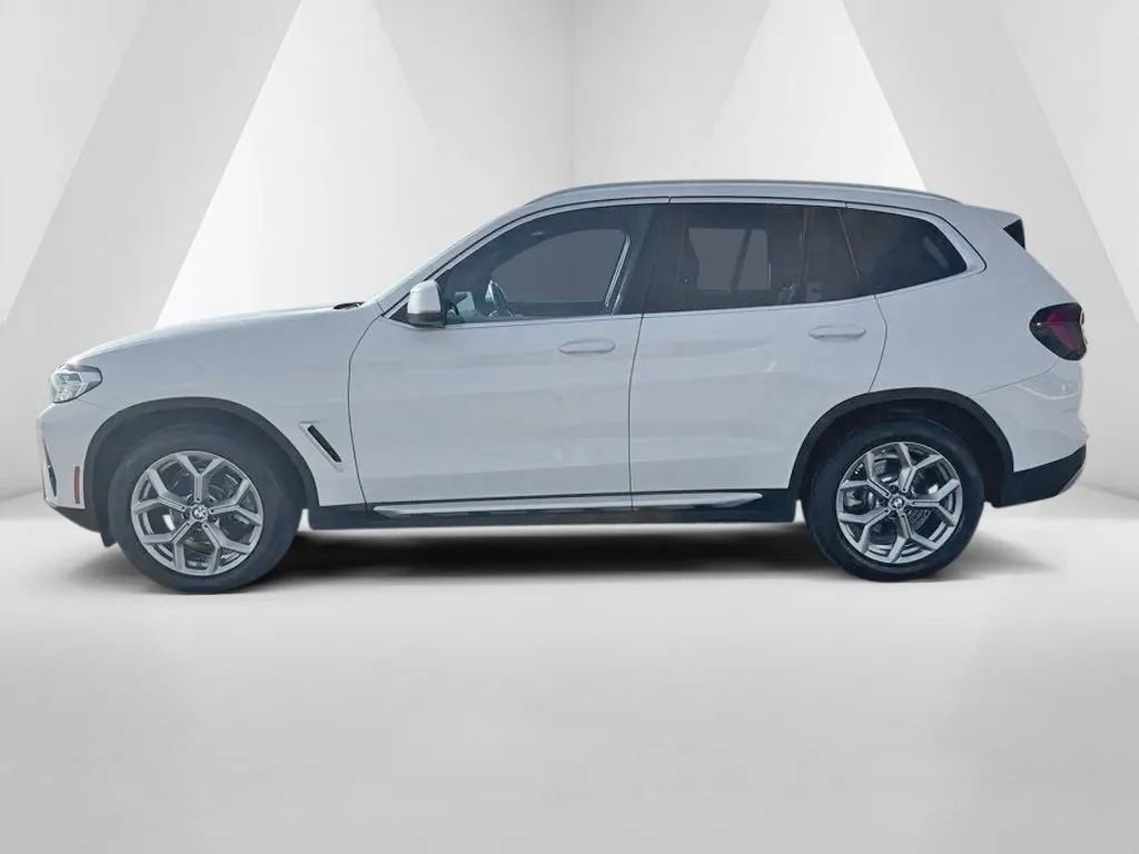 Used 2024 BMW X3 xDrive30i w/ Premium Essential Package image 4