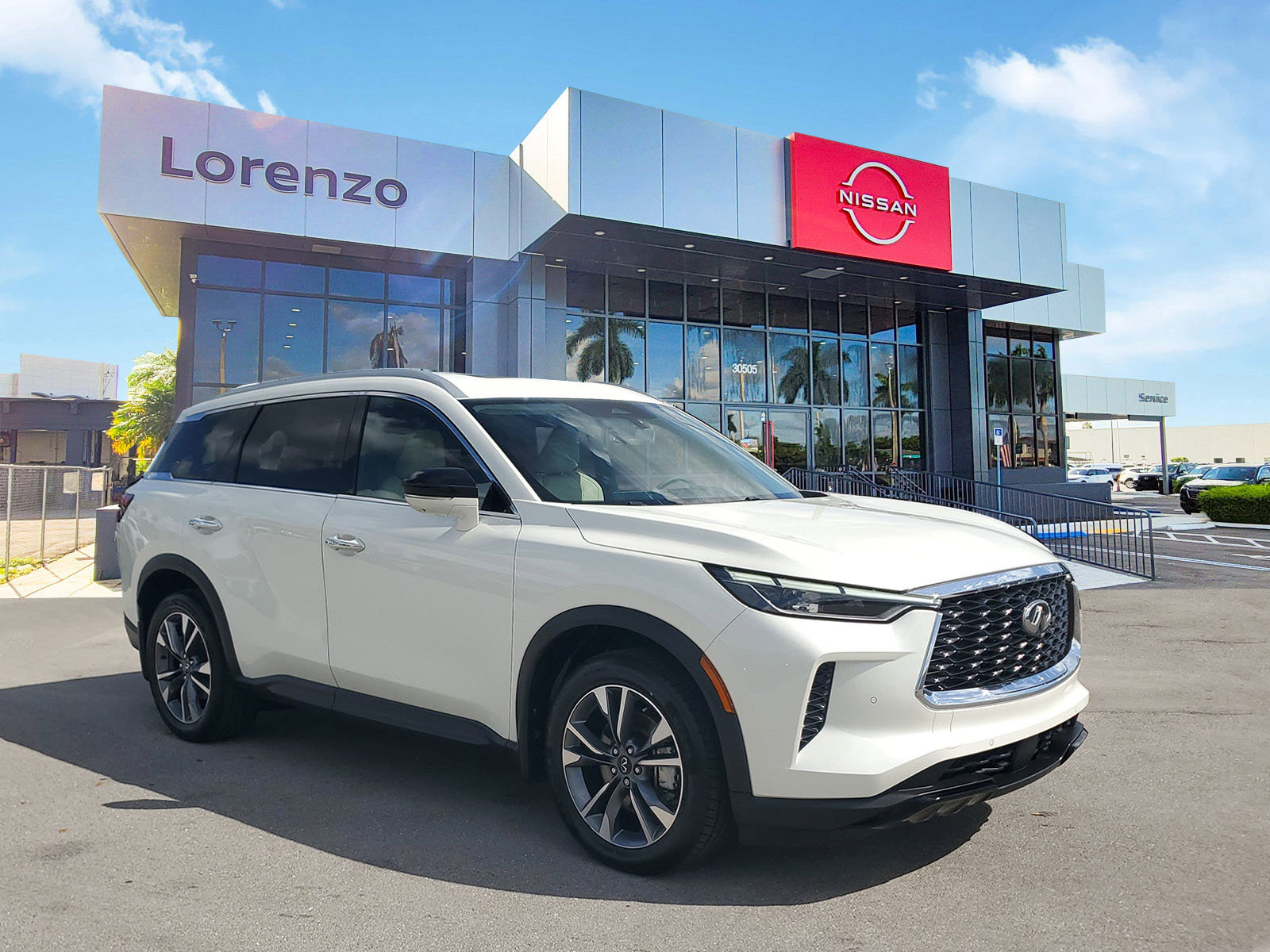 Used 2023 INFINITI QX60 Luxe AWD/4WD image 3