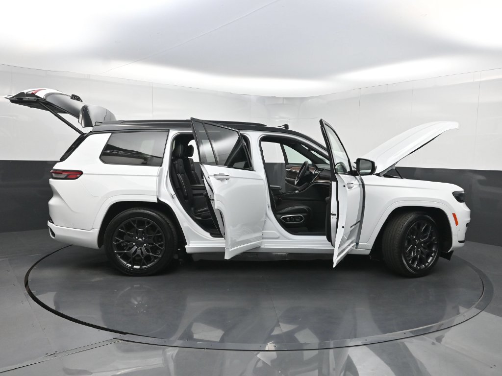 Used 2023 Jeep Grand Cherokee L Summit w/ High Altitude Package AWD/4WD image 45