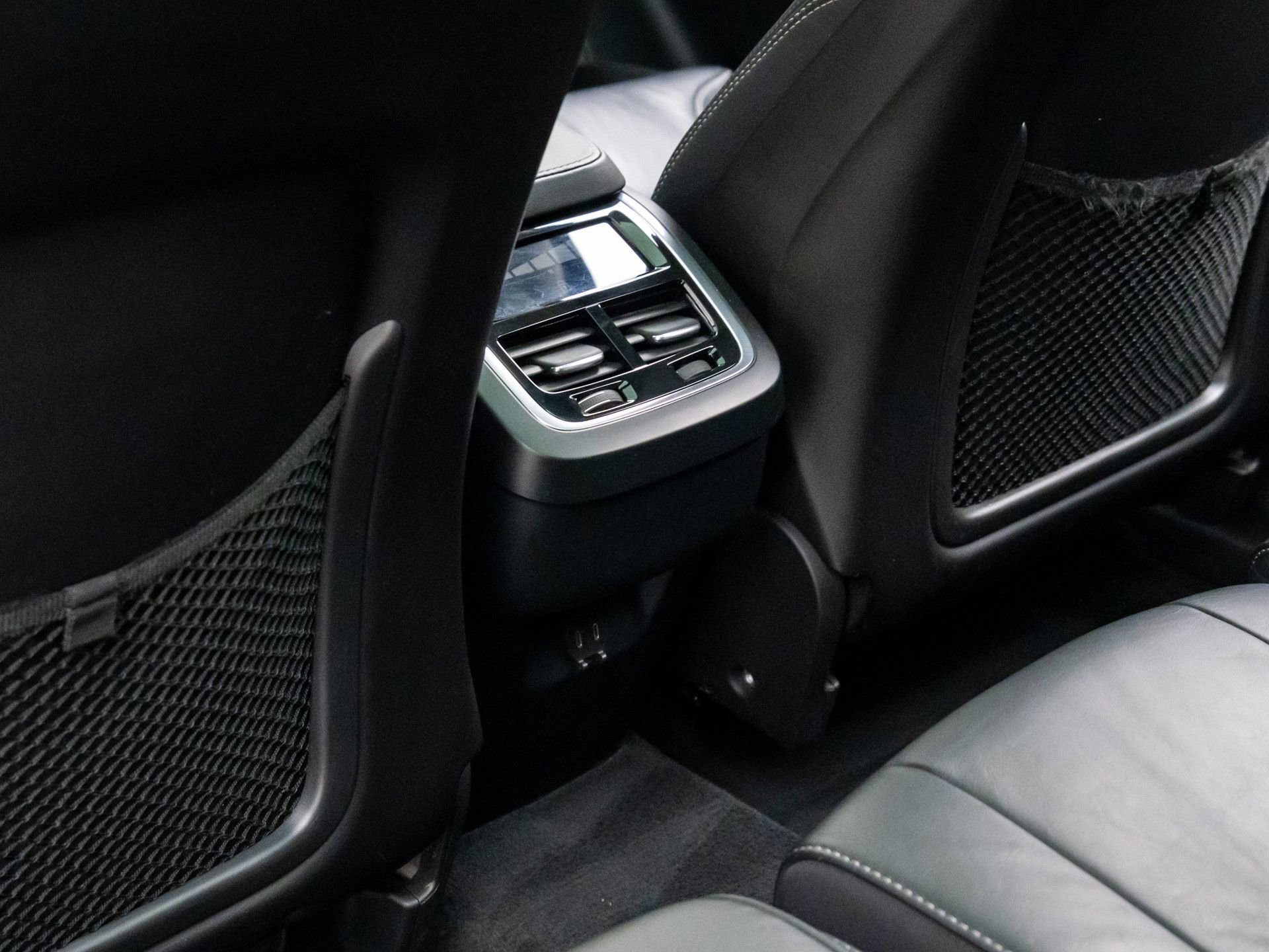 Used 2023 Volvo XC90 B6 Ultimate w/ Protection Package Premier image 19