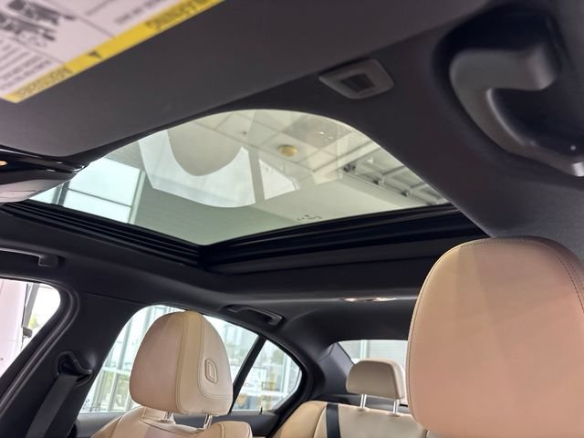 Used 2025 BMW 330i Sedan RWD image 21