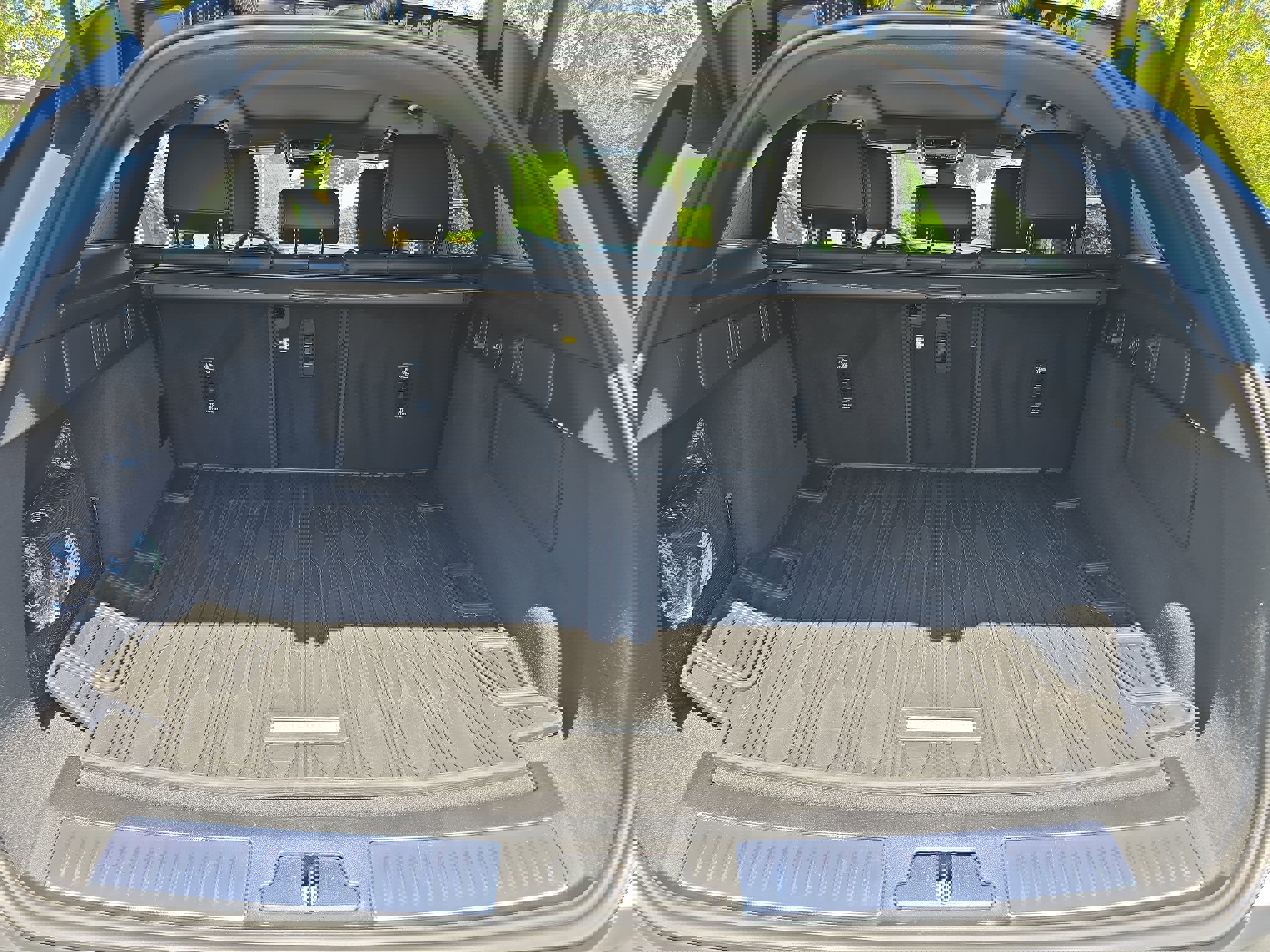 Certified 2025 Land Rover Range Rover Velar S AWD/4WD image 12