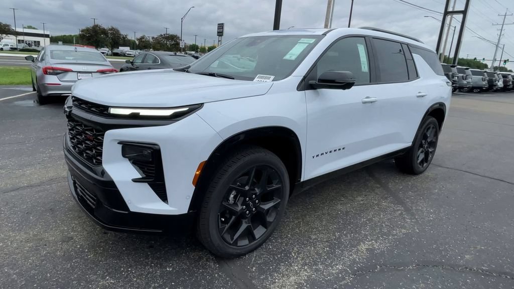 New 2026 Chevrolet Traverse RS w/ LPO, Floor Liner Package AWD/4WD image 6