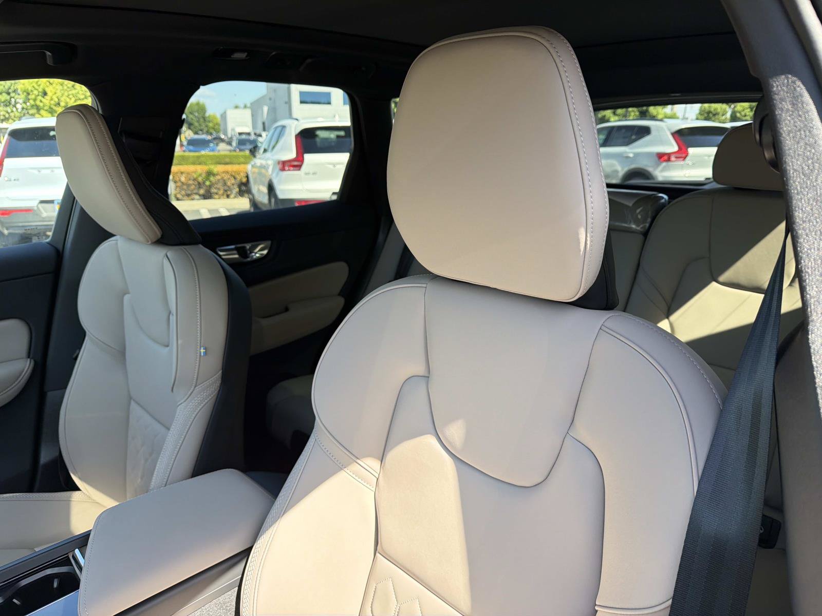 New 2027 Volvo XC60 B5 Core AWD/4WD image 15