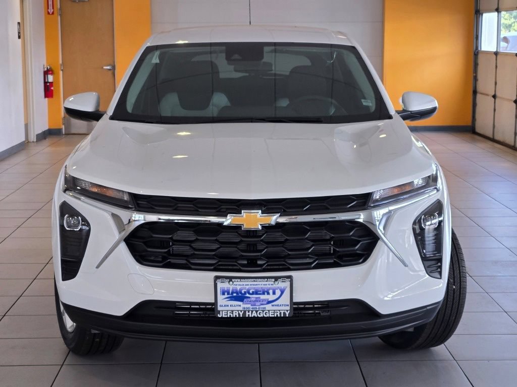 New 2026 Chevrolet Trax LS w/ LS Convenience Package FWD image 2