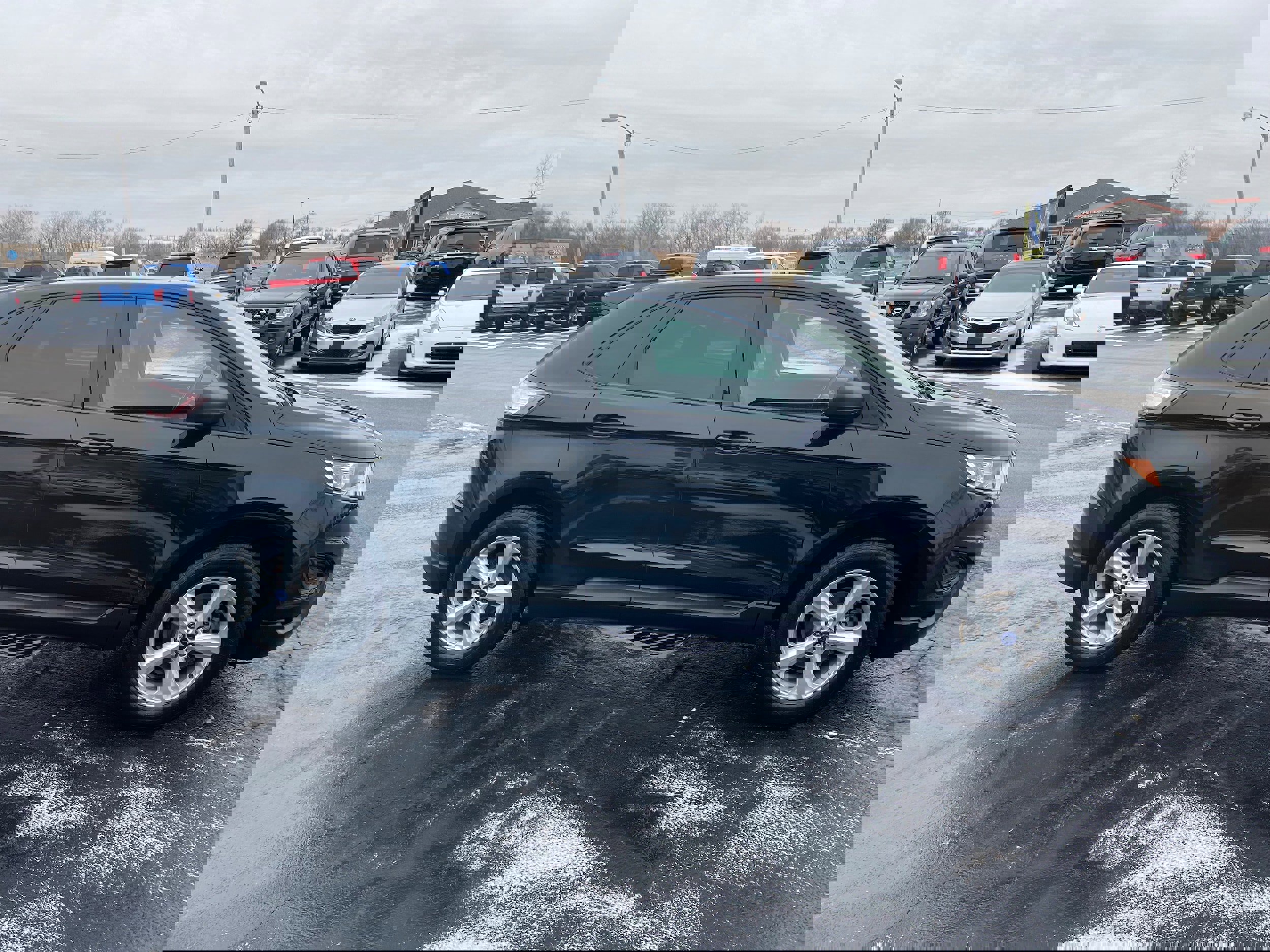 Used 2015 Ford Edge SE FWD image 2