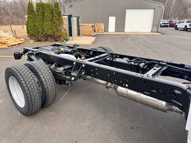 New 2025 Ford F550 4x4 Regular Cab Super Duty image 14