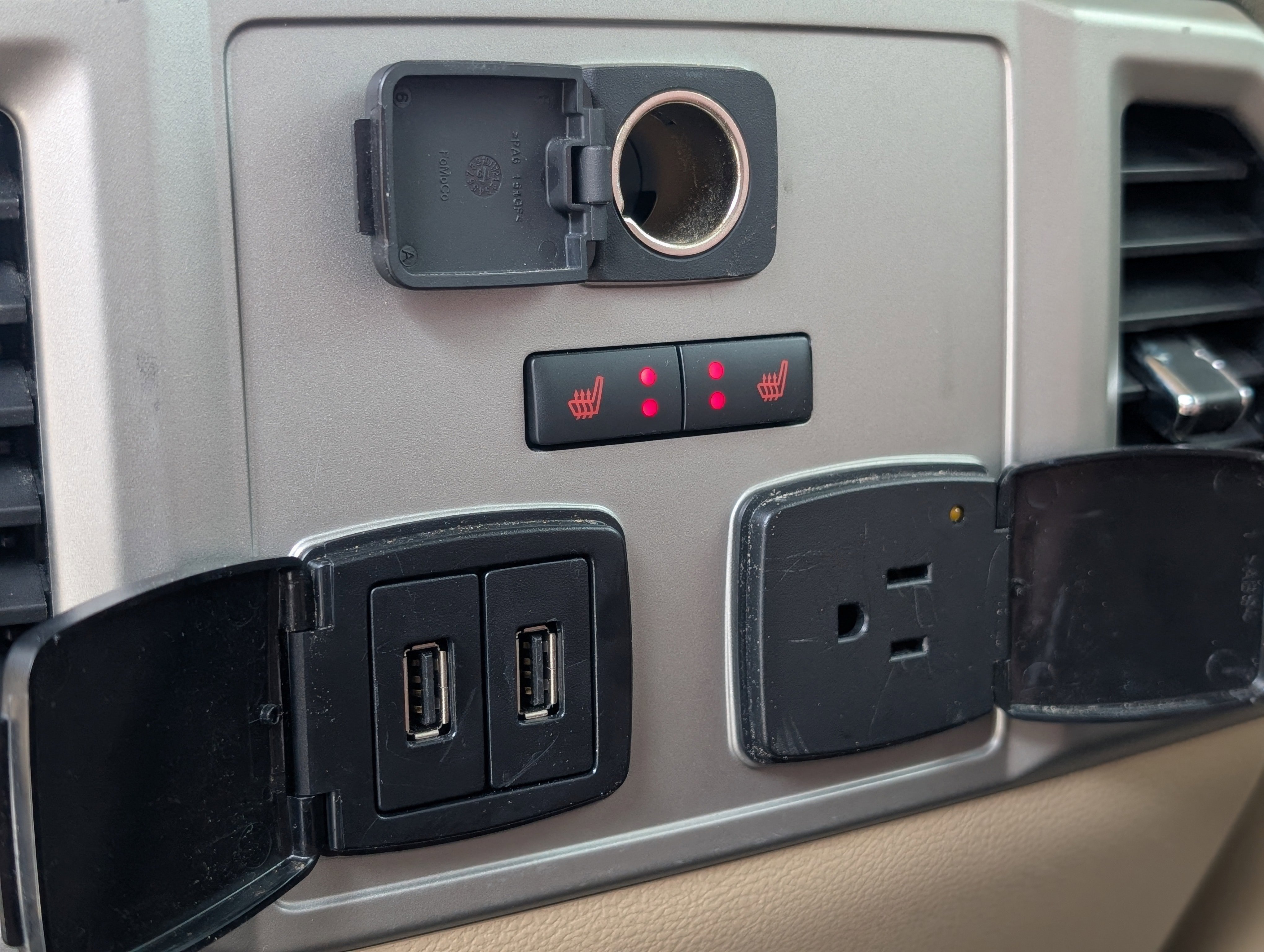 Used 2019 Ford F150 Lariat w/ Equipment Group 502A Luxury image 40