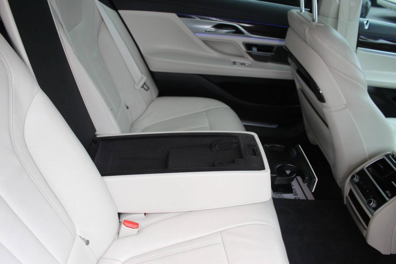 Used 2022 BMW 740i xDrive AWD/4WD image 20