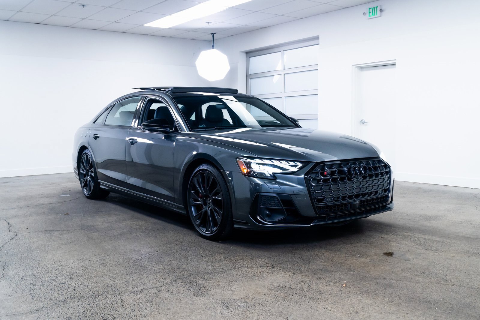 Used 2025 Audi S8 image 29