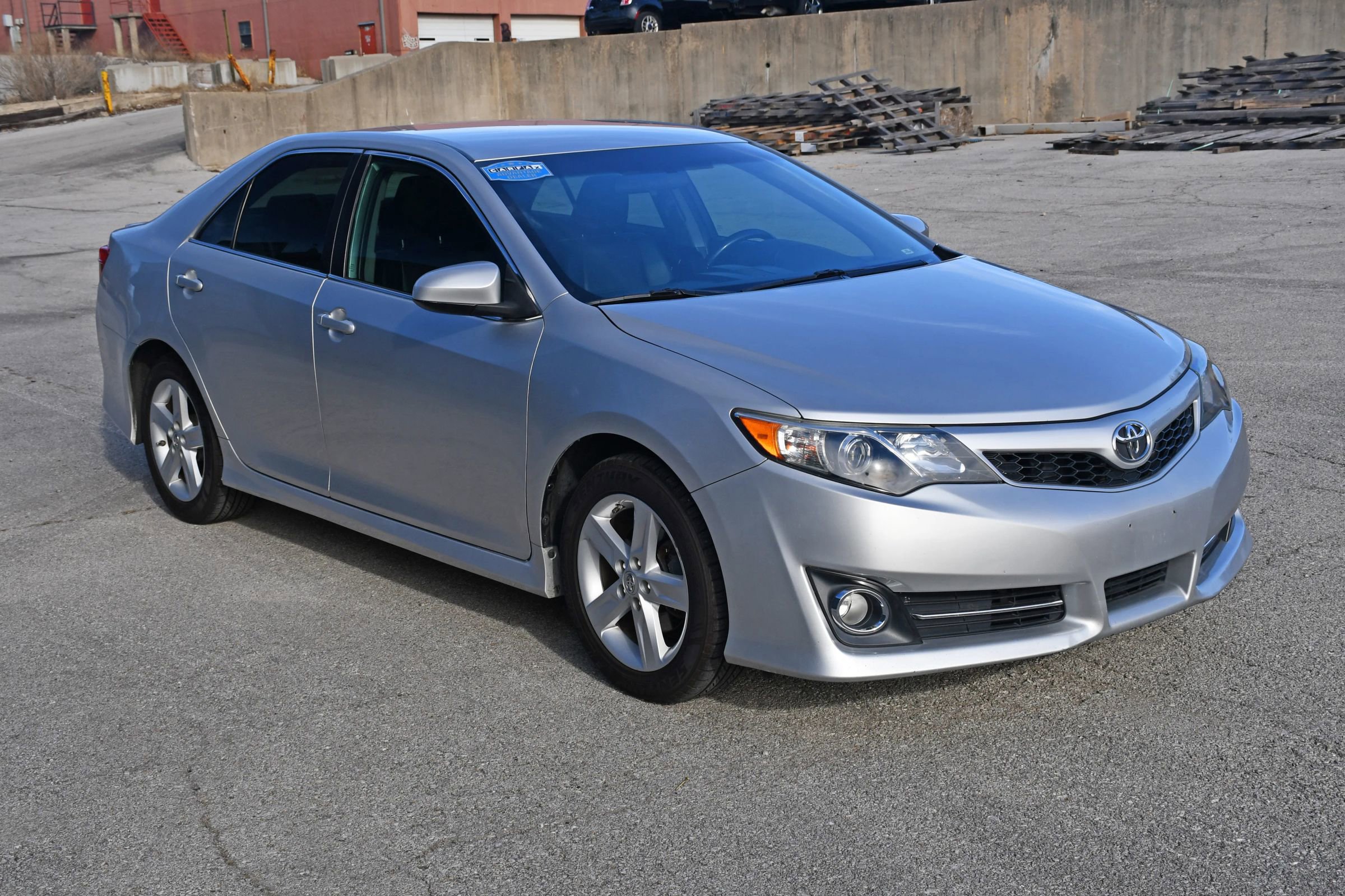 Used 2013 Toyota Camry SE FWD image 4