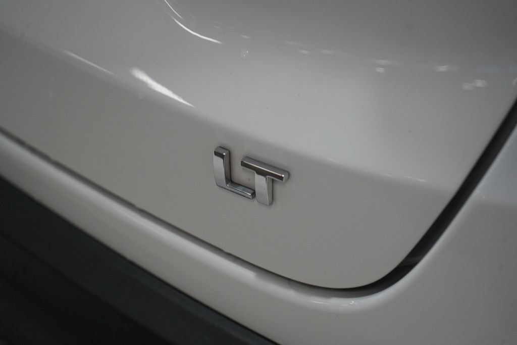 Used 2025 Chevrolet Trax LT FWD image 9