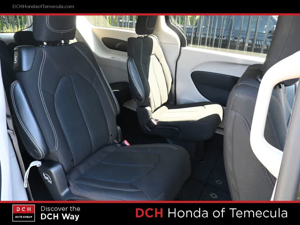 Used 2023 Chrysler Voyager LX FWD image 21