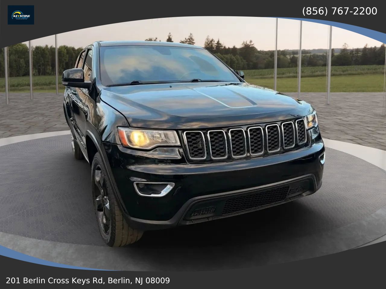 Used 2017 Jeep Grand Cherokee Limited AWD/4WD image 1