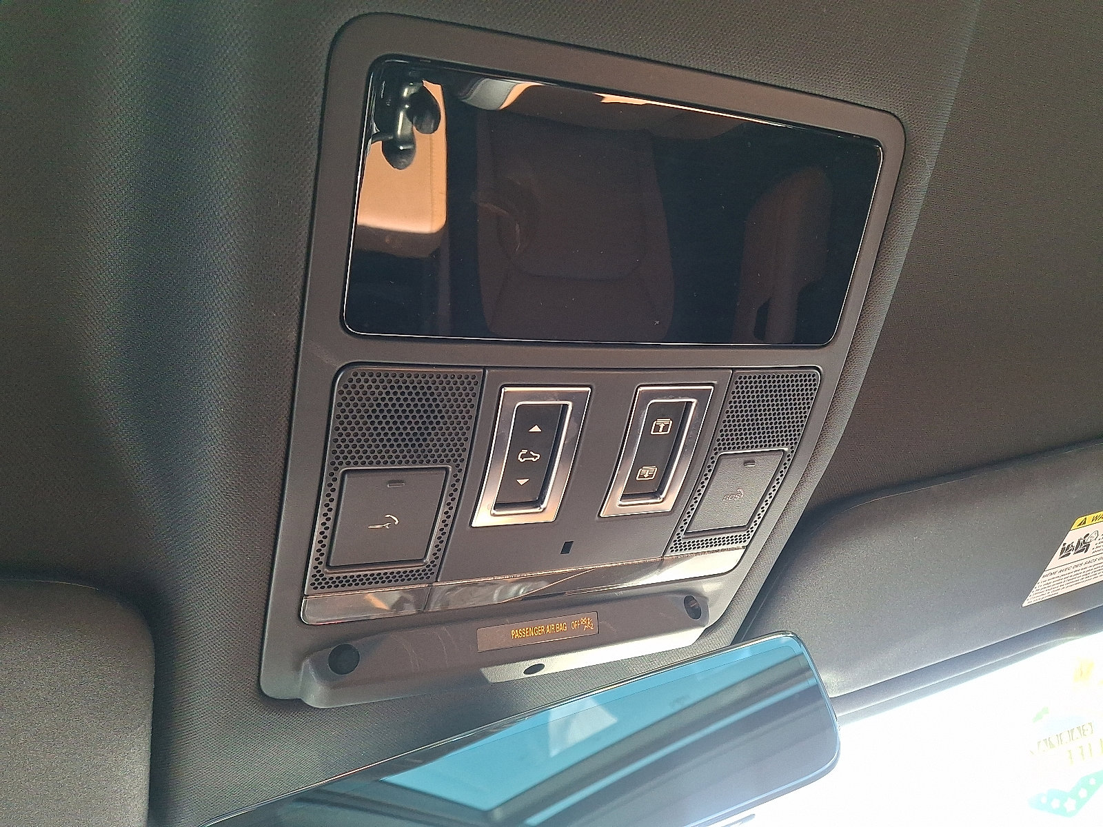 Used 2023 Land Rover Defender 110 X image 26