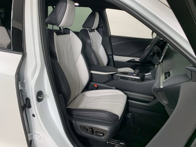 Used 2026 Lexus TX 500h AWD w/ Technology Package image 41