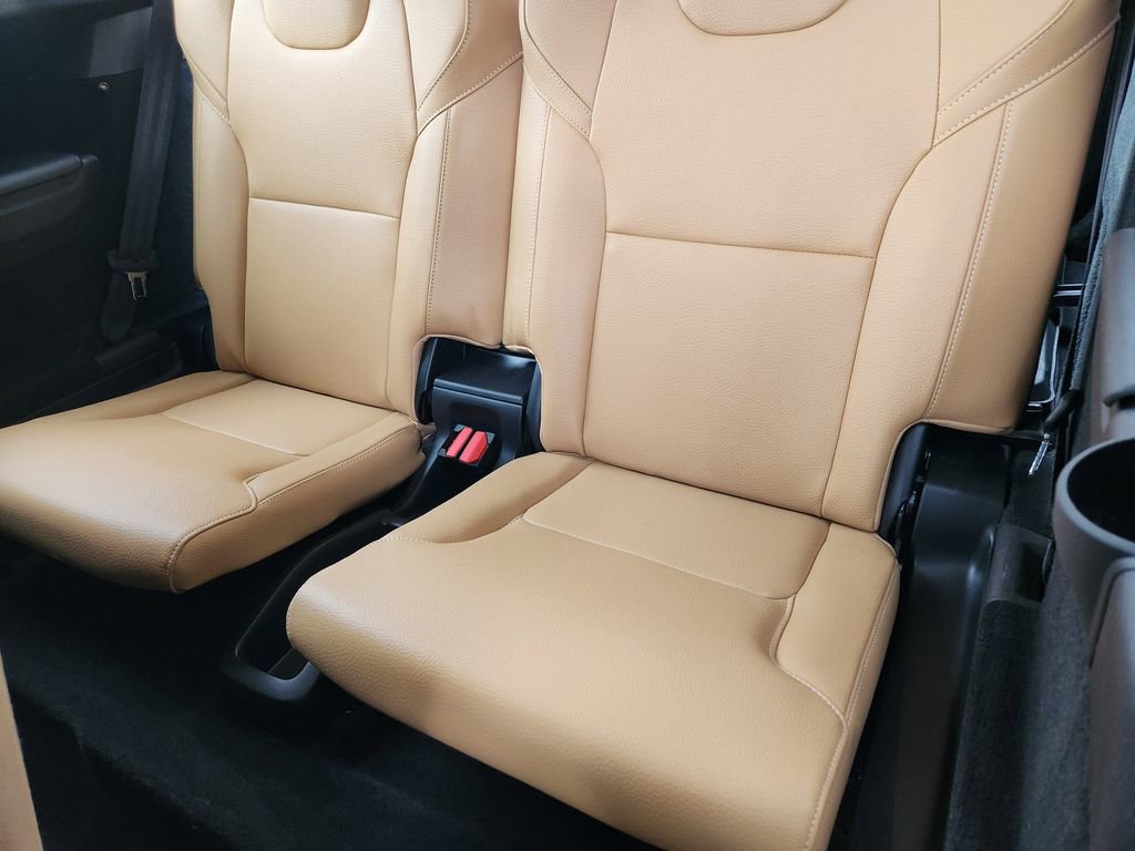 Used 2016 Volvo XC90 T8 Momentum w/ Vision Package AWD/4WD image 19