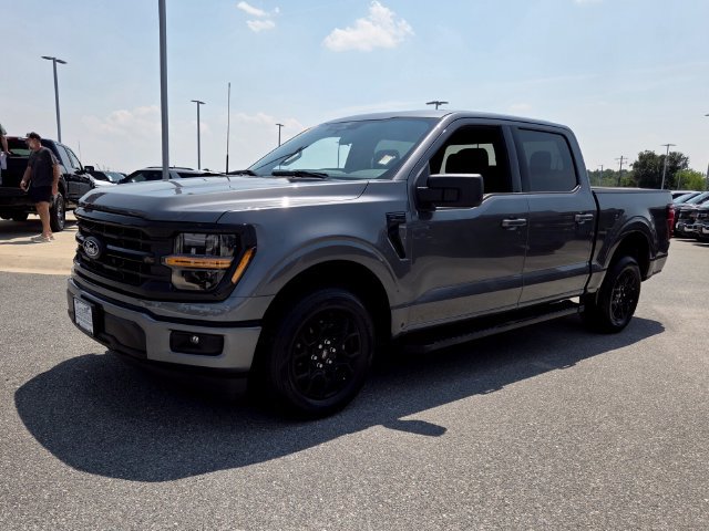 Used 2026 Ford F150 XLT w/ XLT Black Appearance Package RWD image 3