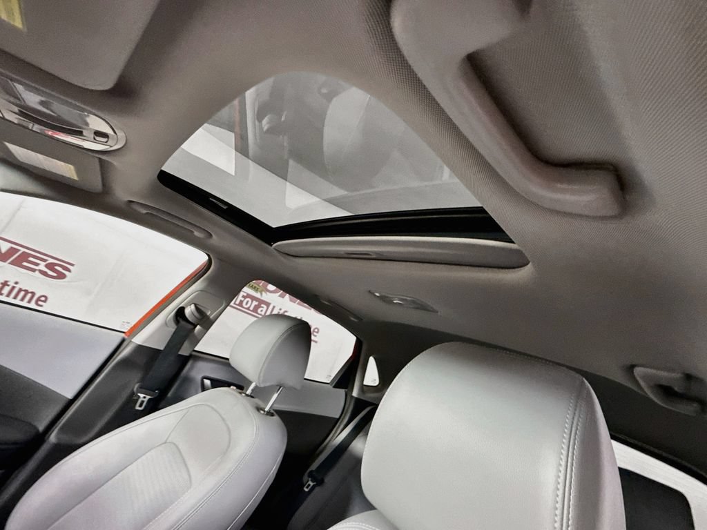 Used 2019 Hyundai Kona Ultimate FWD image 11