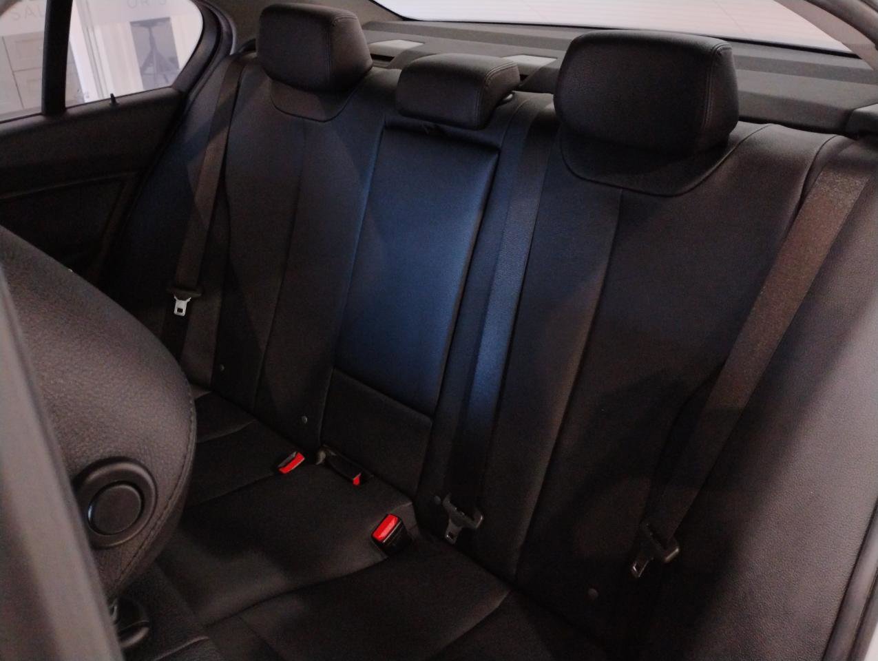 Used 2017 BMW 320i Sedan image 98