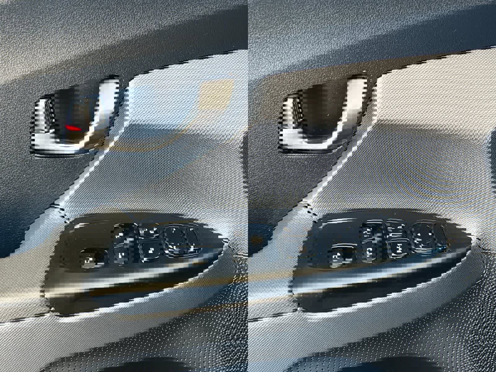 Used 2019 Hyundai Veloster Turbo R-Spec image 12