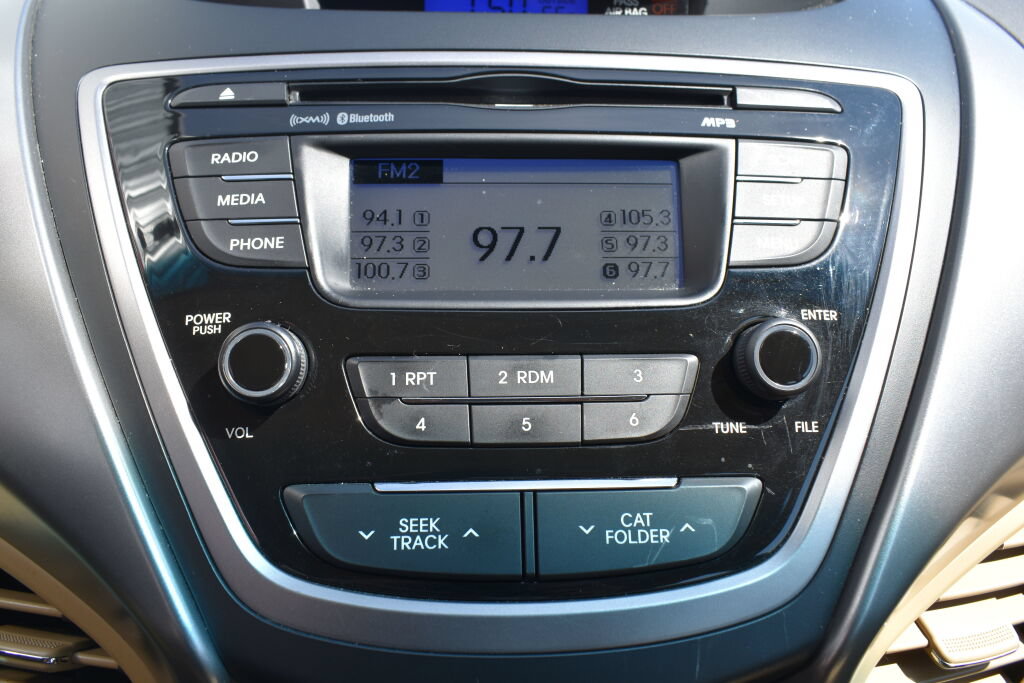Used 2013 Hyundai Elantra Limited FWD image 11