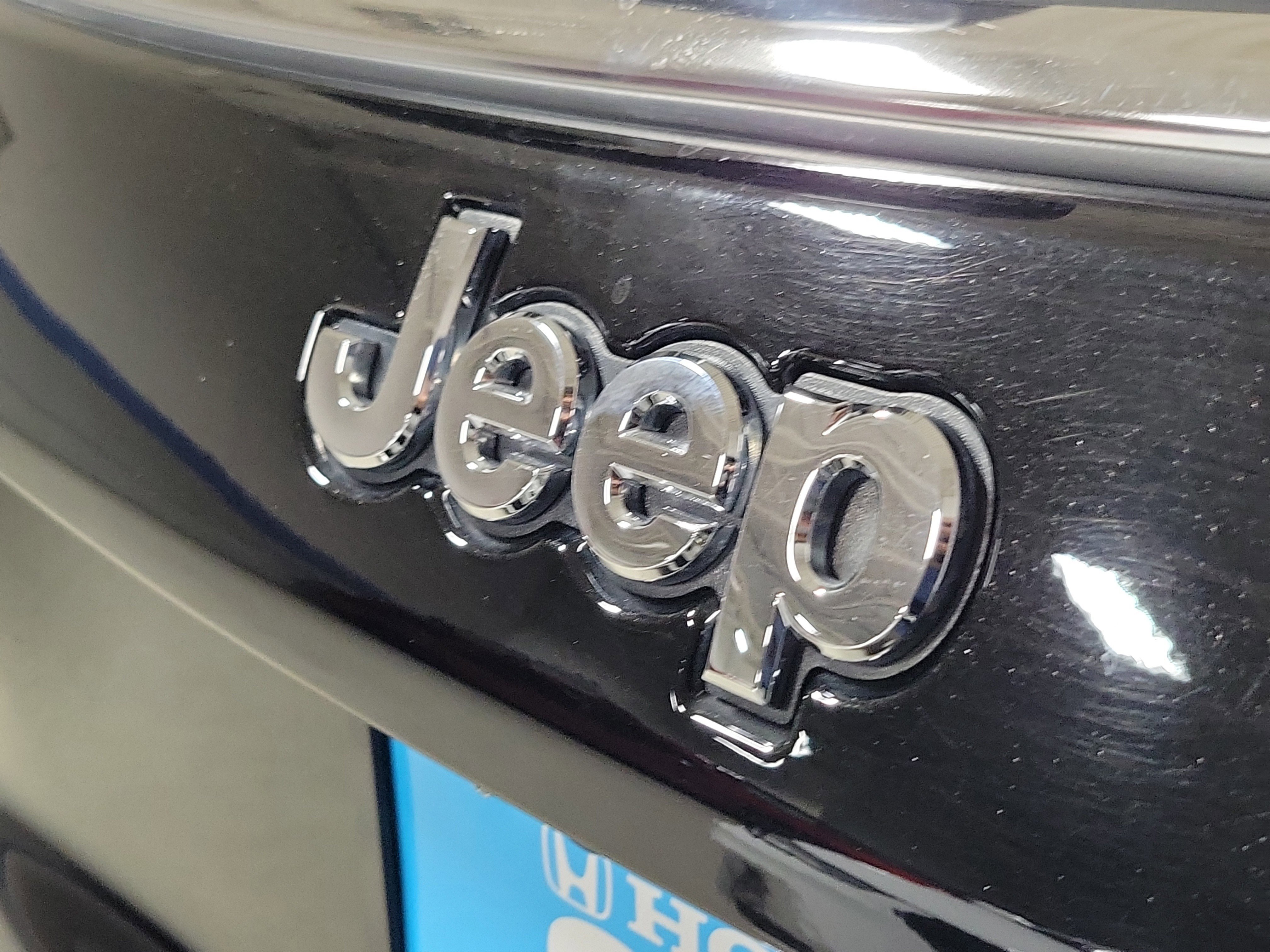 Used 2025 Jeep Compass Latitude image 7