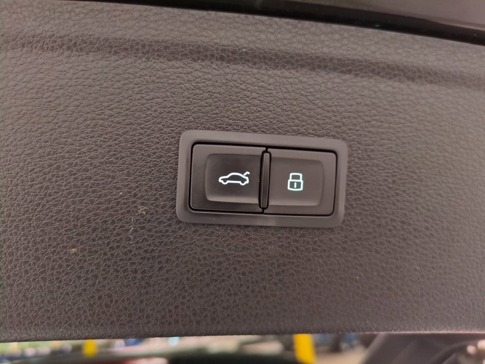 Used 2021 Audi Q5 Prestige w/ Prestige Package image 14