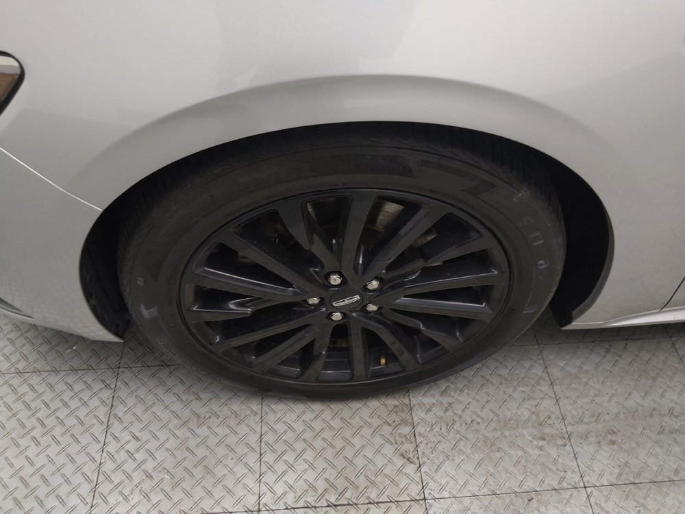 Used 2017 Lincoln Continental Select w/ Climate Package AWD/4WD image 31