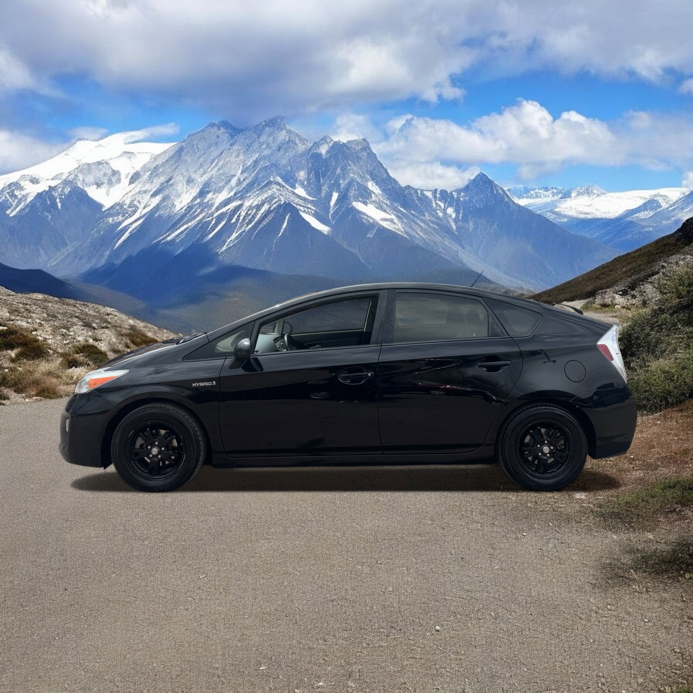 Used 2015 Toyota Prius Four image 2