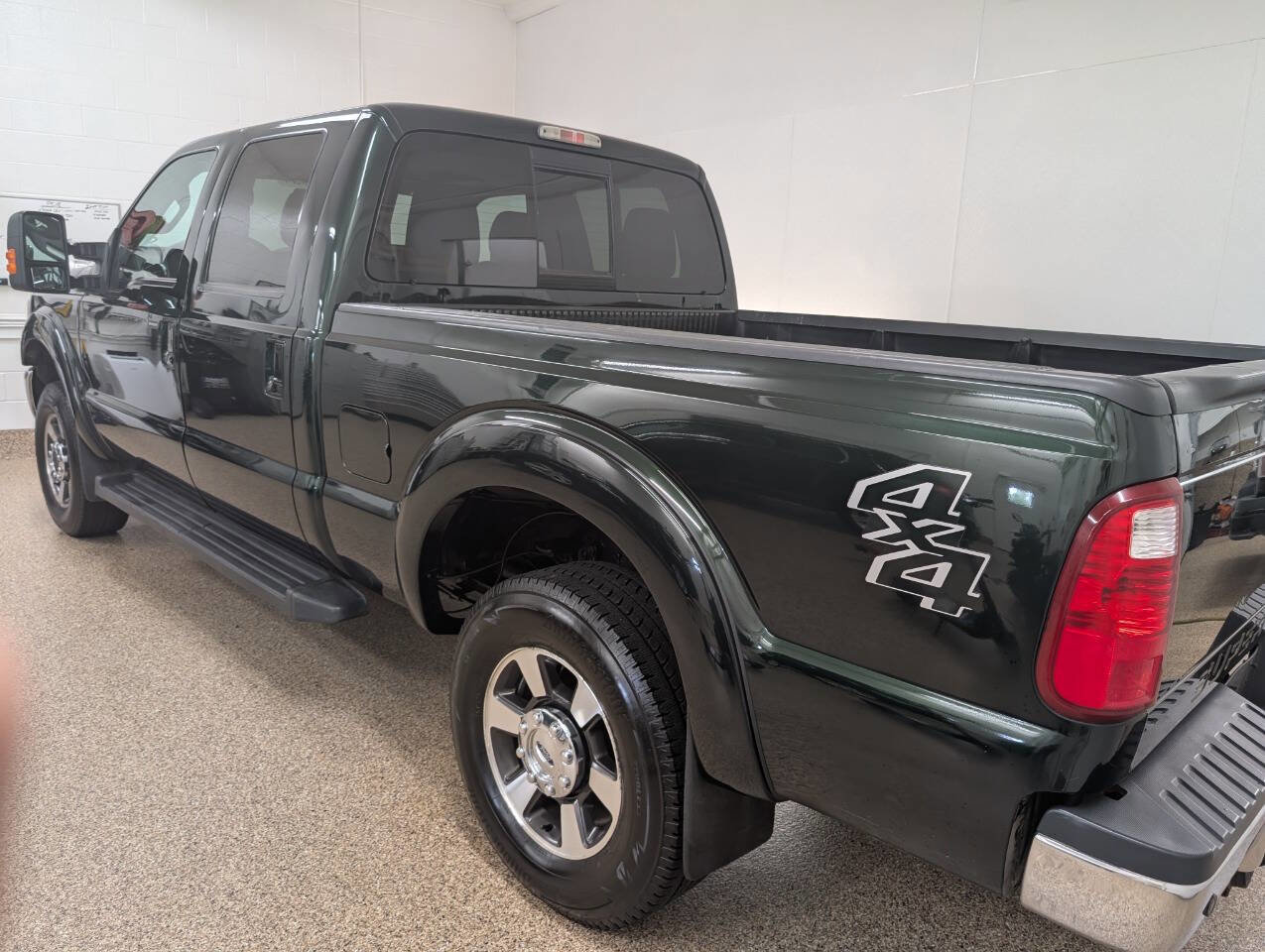 Used 2016 Ford F250 Lariat w/ Lariat Ultimate Package image 3