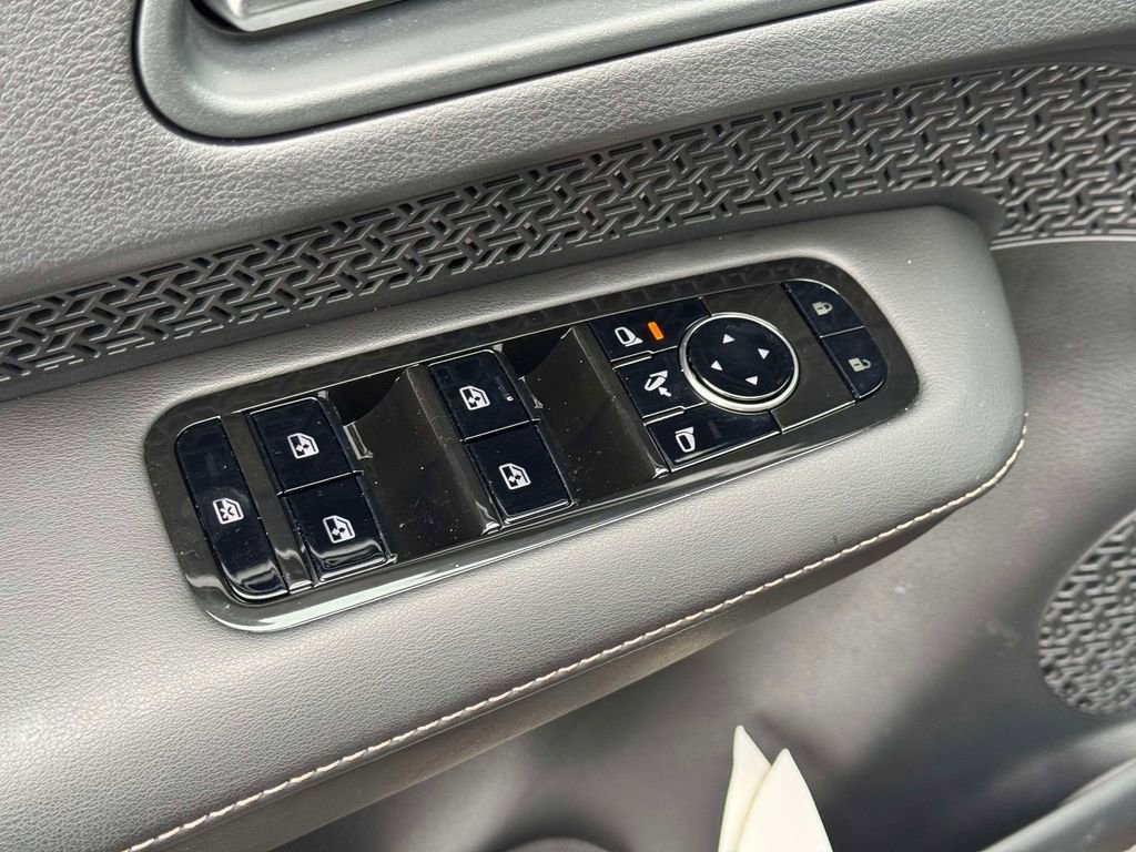 Certified 2024 Nissan Ariya FWD image 17