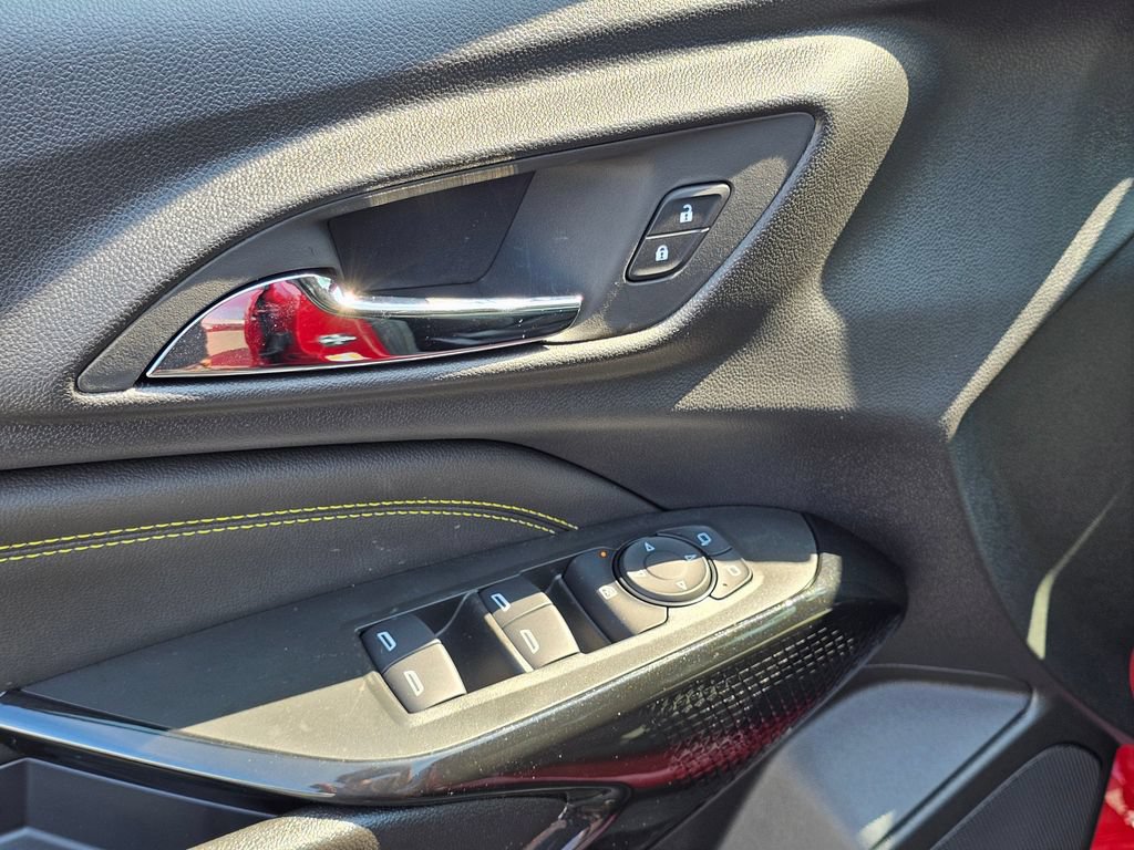 New 2026 Chevrolet Trax LT w/ Sunroof Package FWD image 28